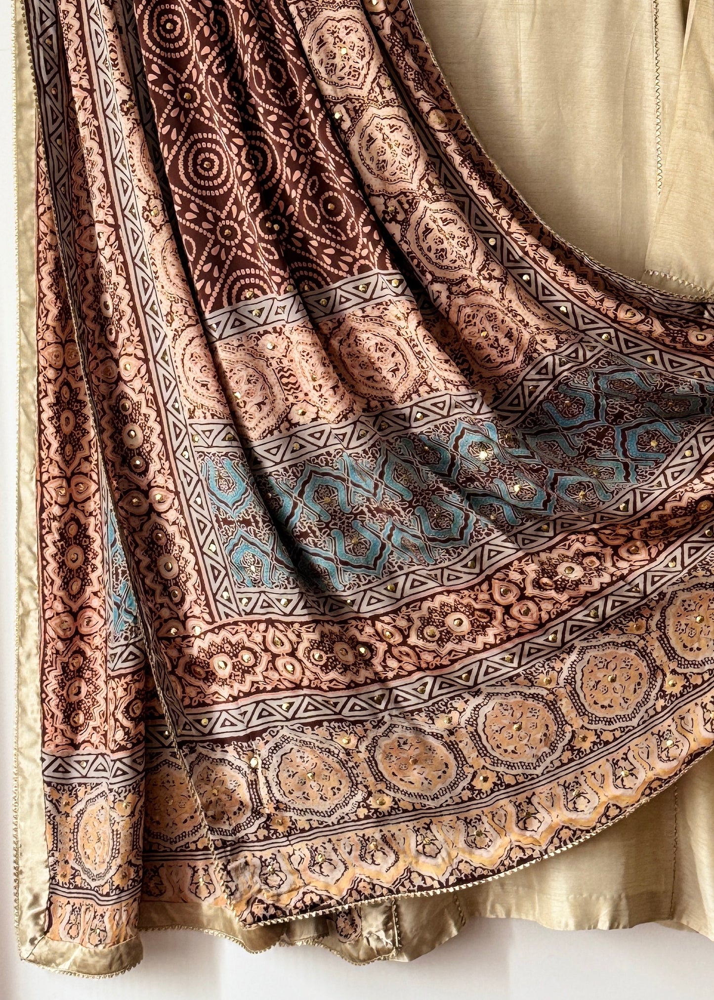 Nargis - Kamdani collection