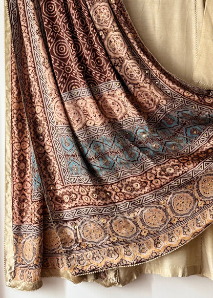 Nargis - Kamdani collection