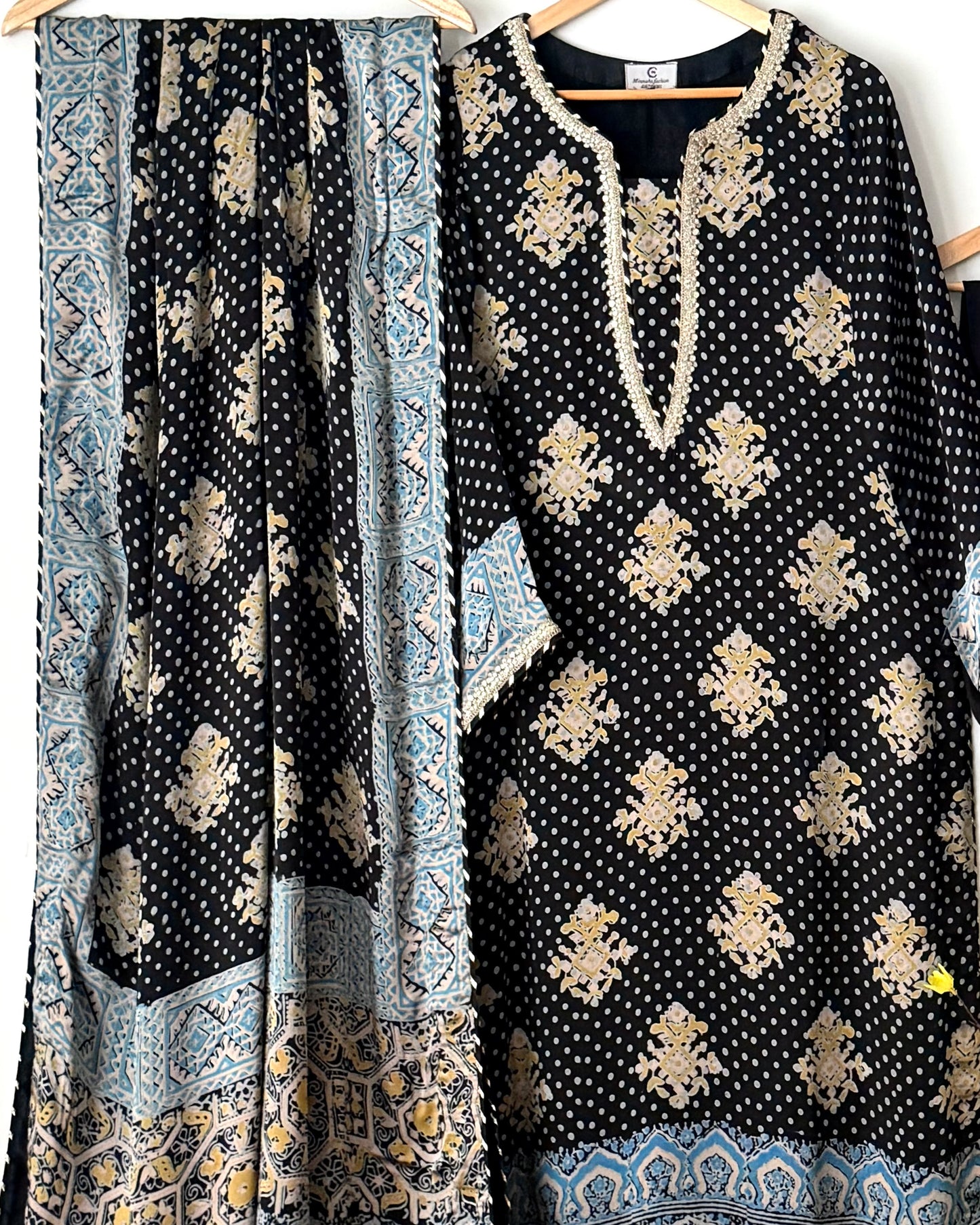 Noor -e- silk(D) - Block printed Korean shamoze