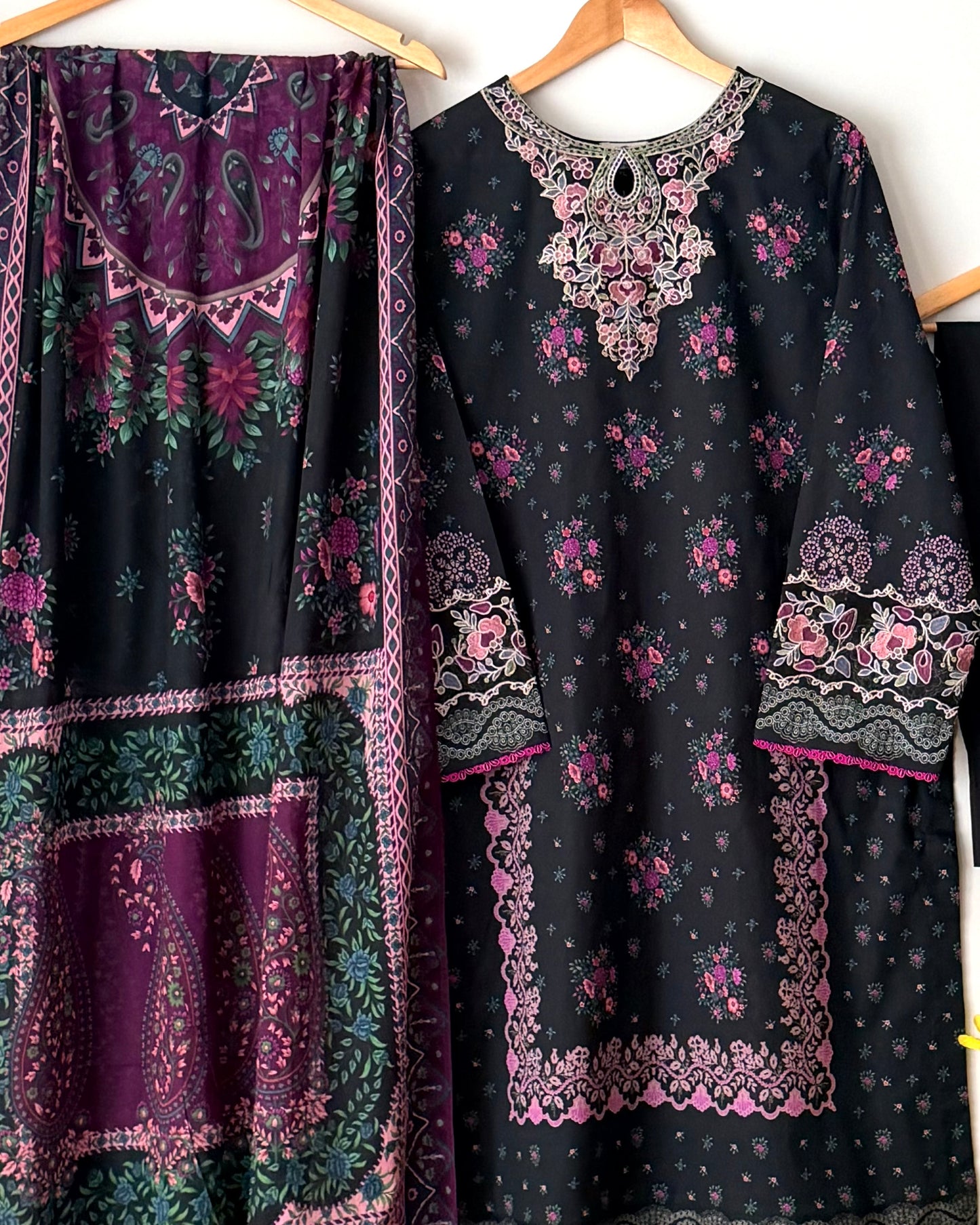 Lawn embroidered suit - Sapphire