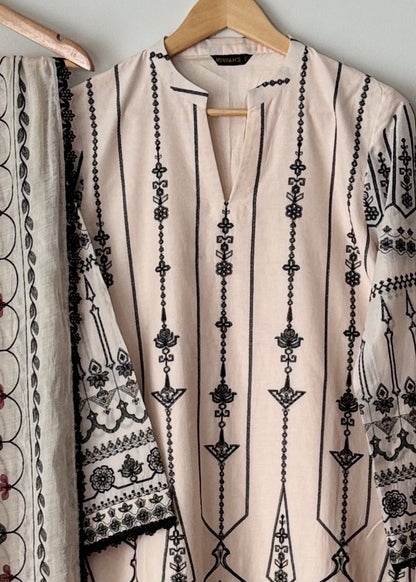 Lawn embroidered suit- Zara Shahjahan