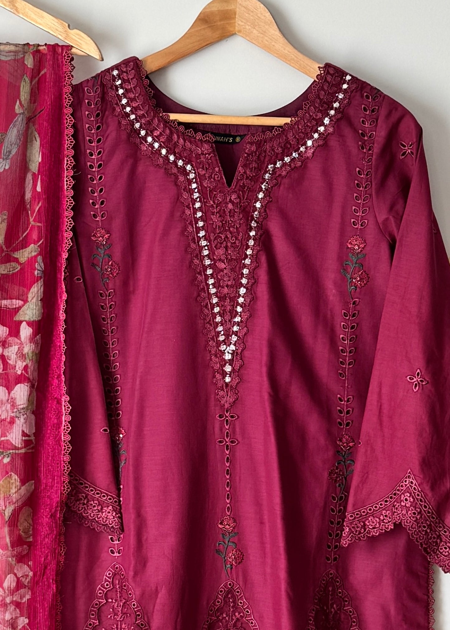 Noor by sadia asad - Lawn chicken Kari