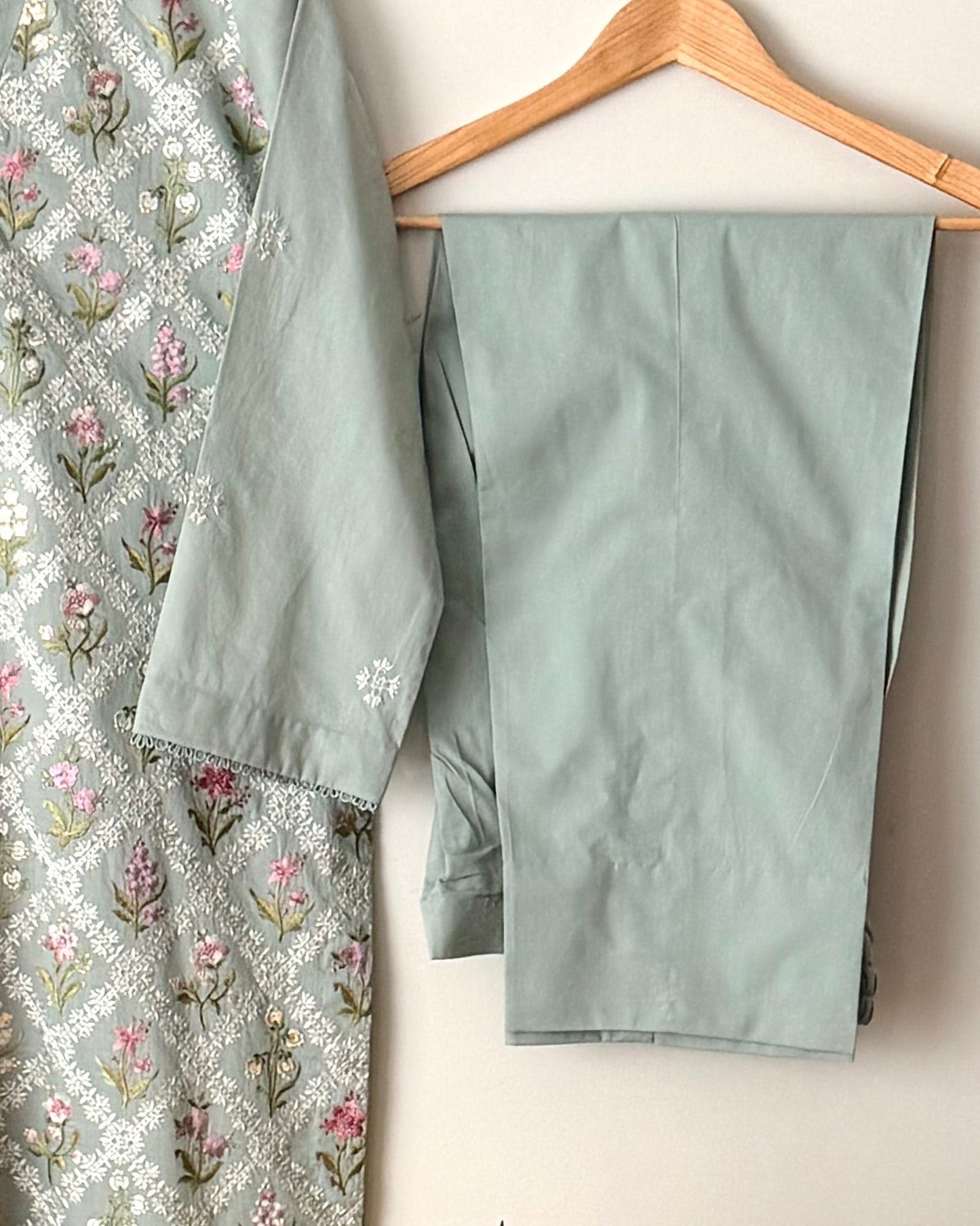 Embroidered lawn suit - Maria b
