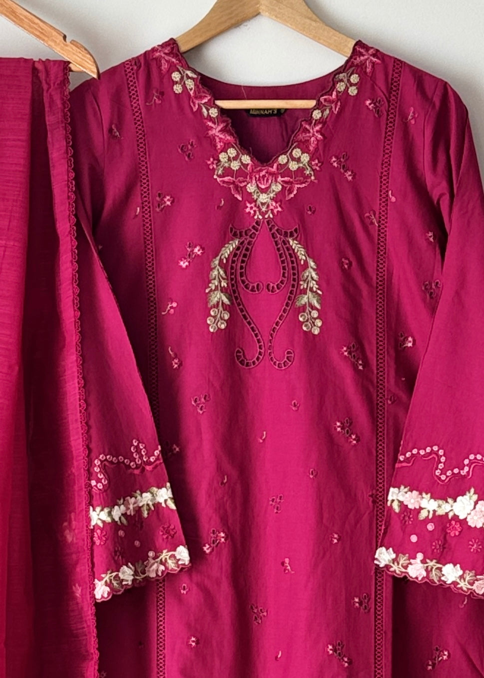 Design 1  - Saira Shakira
