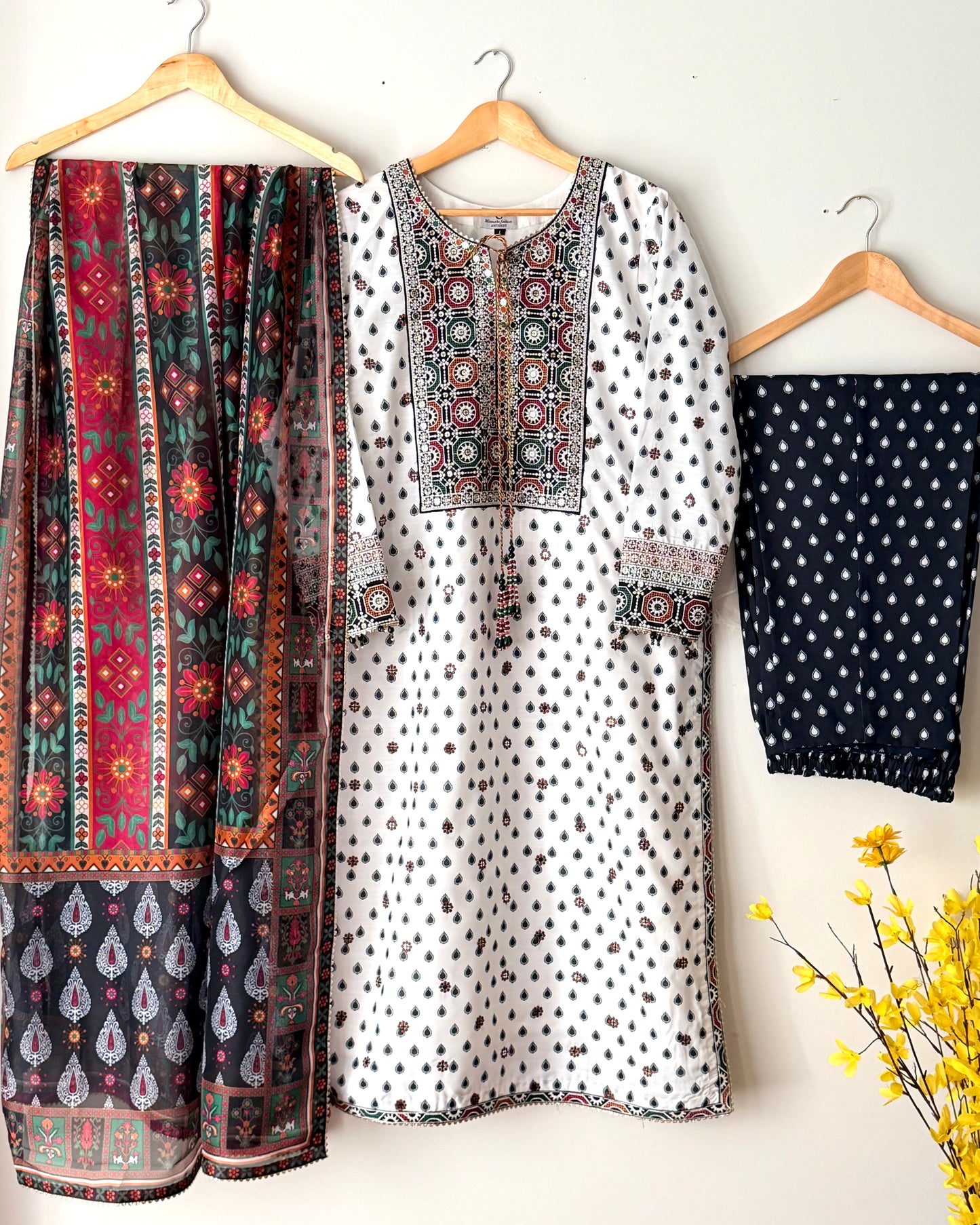 Raw silk embroidered- Jazmin
