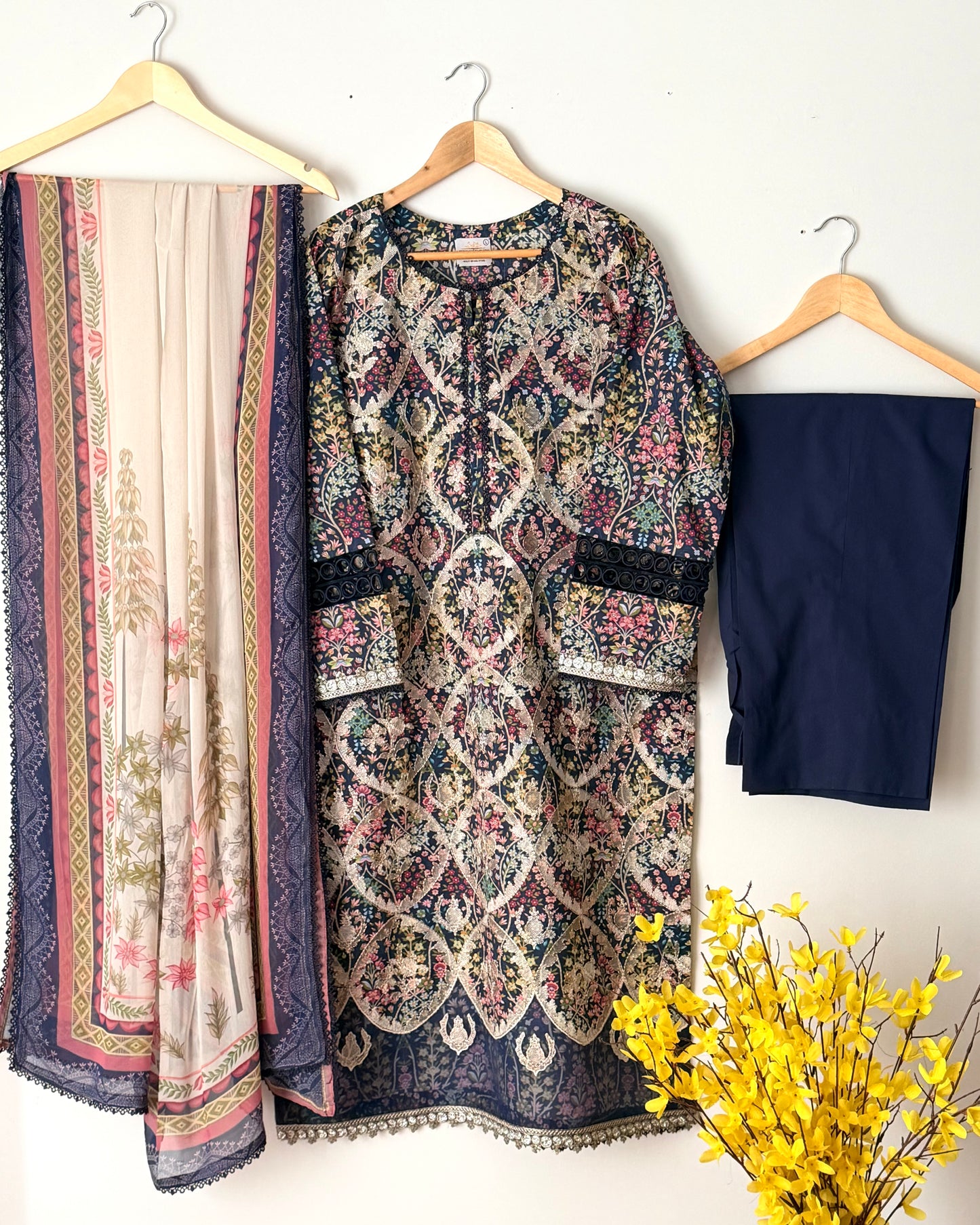 Embroidered lawn suit - Maria b