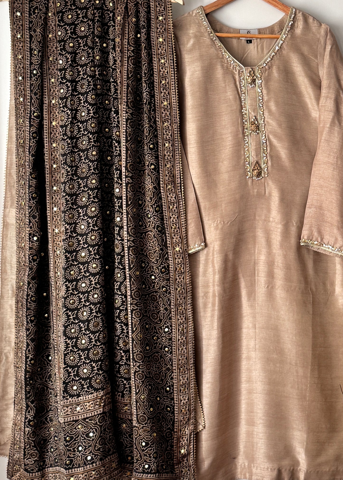 Sunehri - Kamdani collection