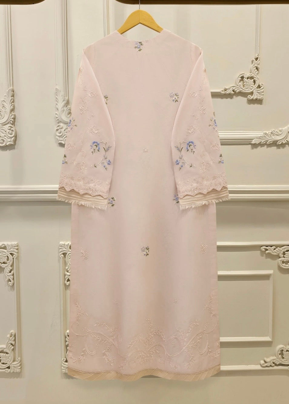 Embroidered Cambric suit- Agha noor