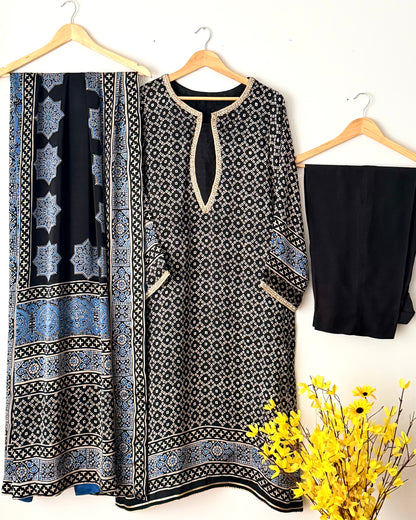 Noor -e- silk(C)-  Block printed Korean shamoze