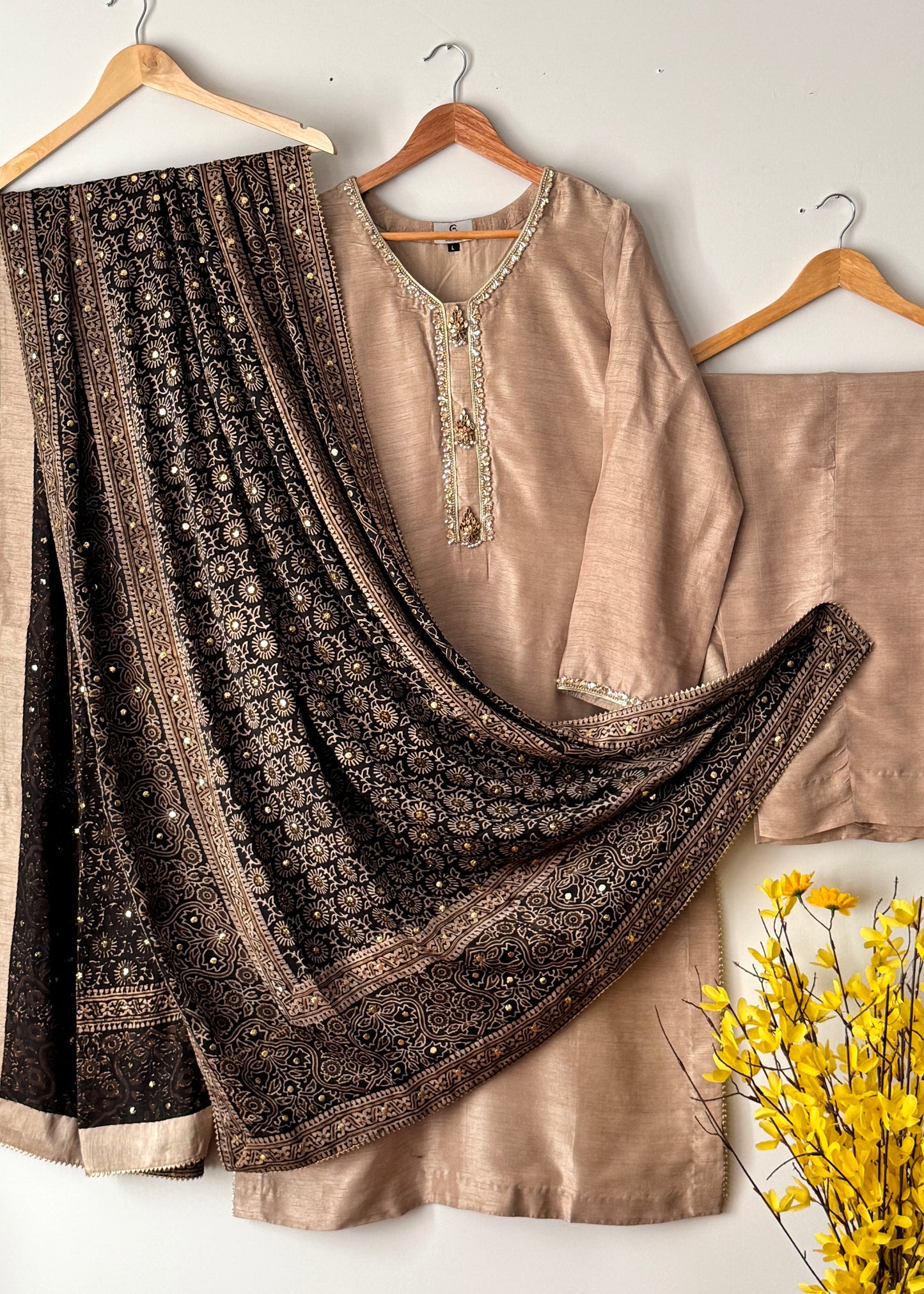 Sunehri - Kamdani collection