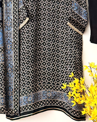 Noor -e- silk(C)-  Block printed Korean shamoze