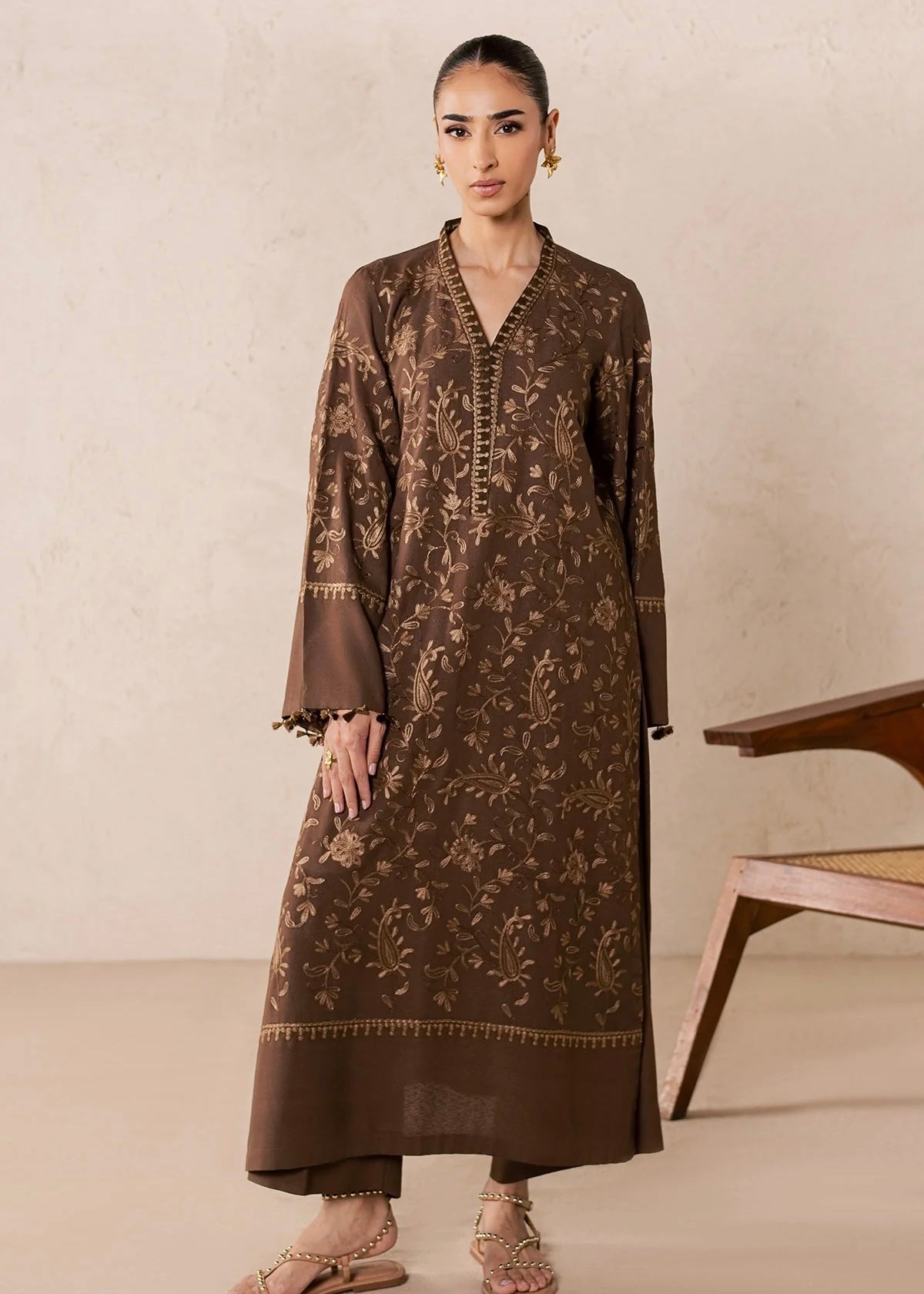 Embroidered karandi suit - Nureh