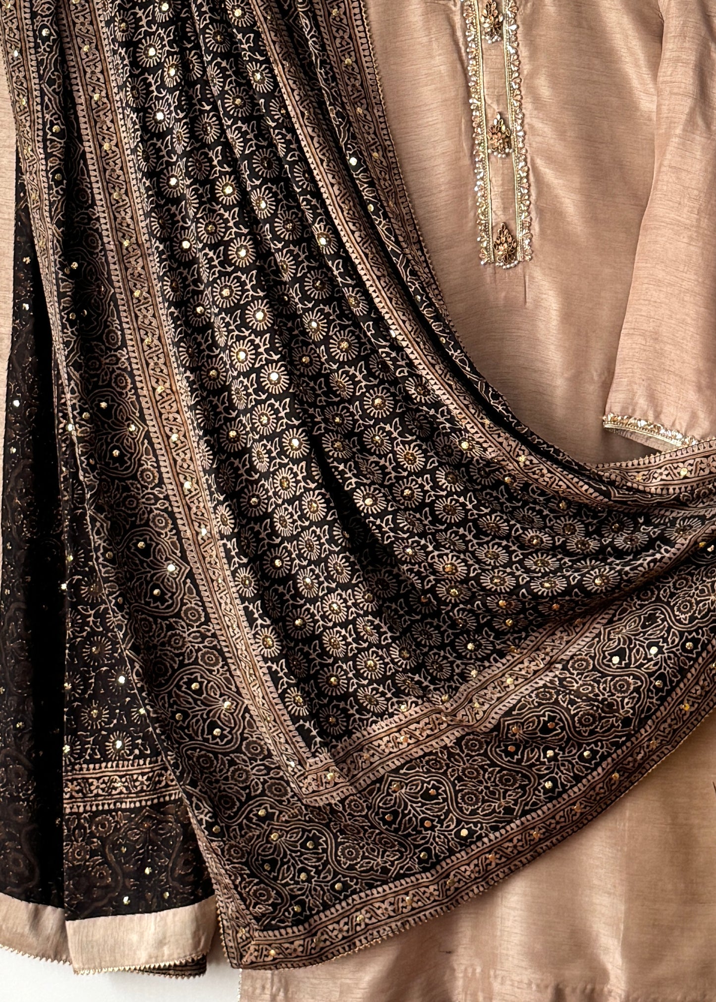 Sunehri - Kamdani collection