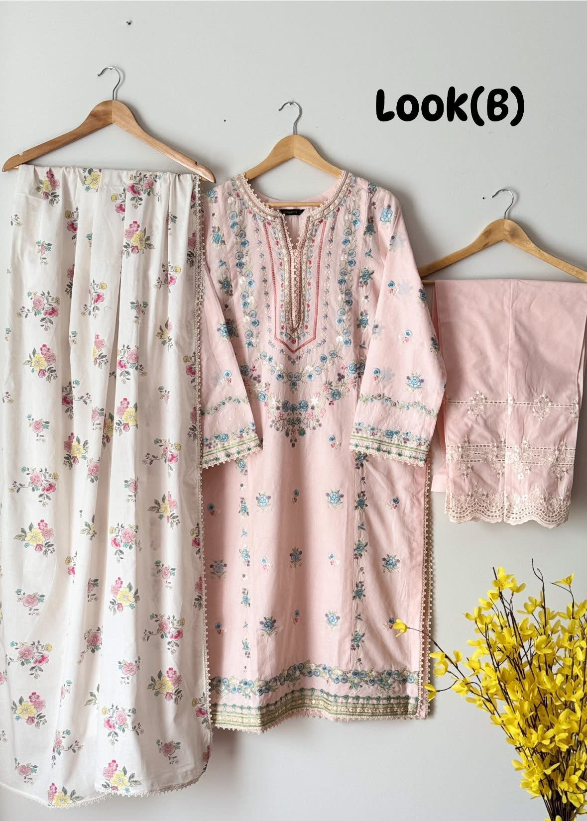 Lawn embroidered suit- Zara Shahjahan